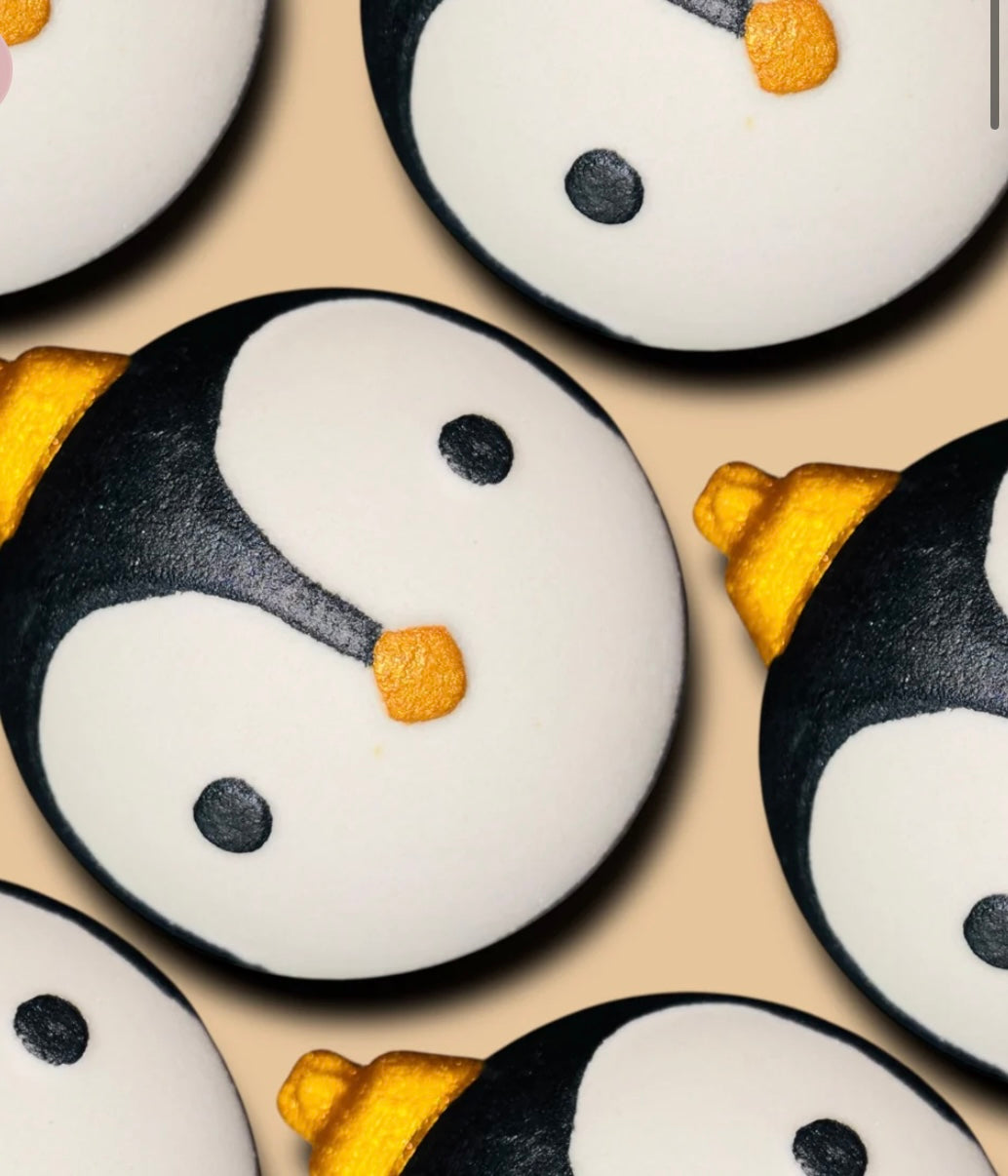 Penguin bath bomb
