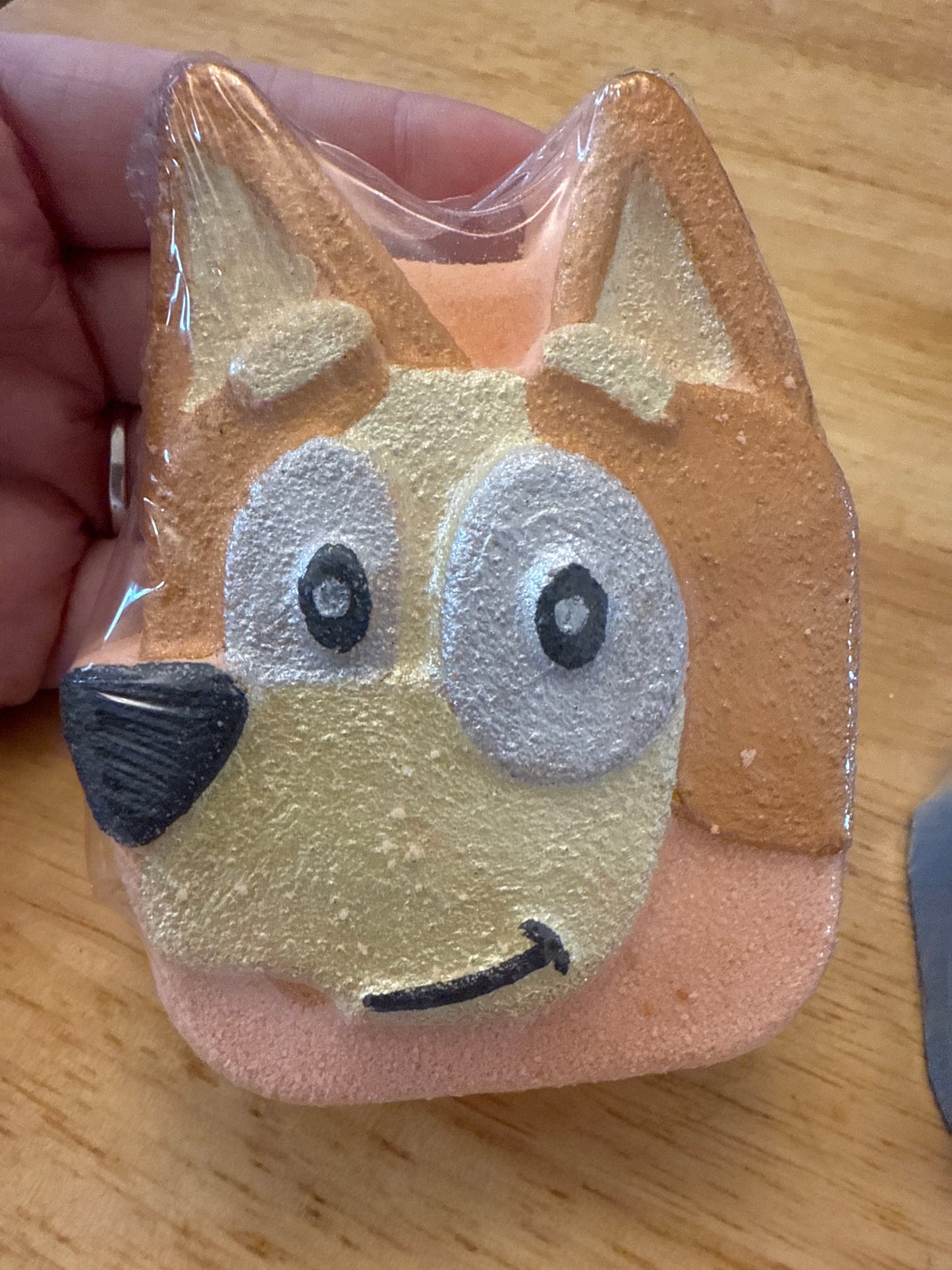 Bluey & Chilli bath bomb